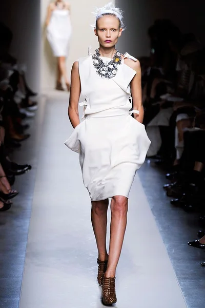 Look 32